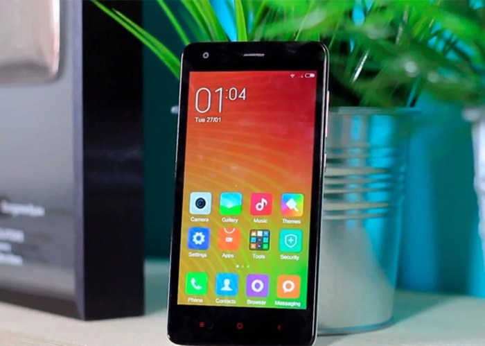 Xiaomi Redmi 2 primer plano